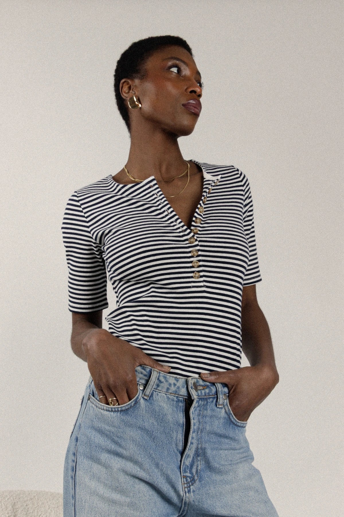 Sweat-shirt noire et blanc, rayure en matière douce, confortable et tendance