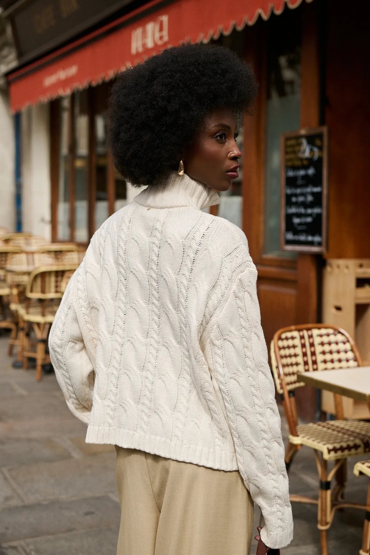 Dos du pull Nathan écru, coupe oversize