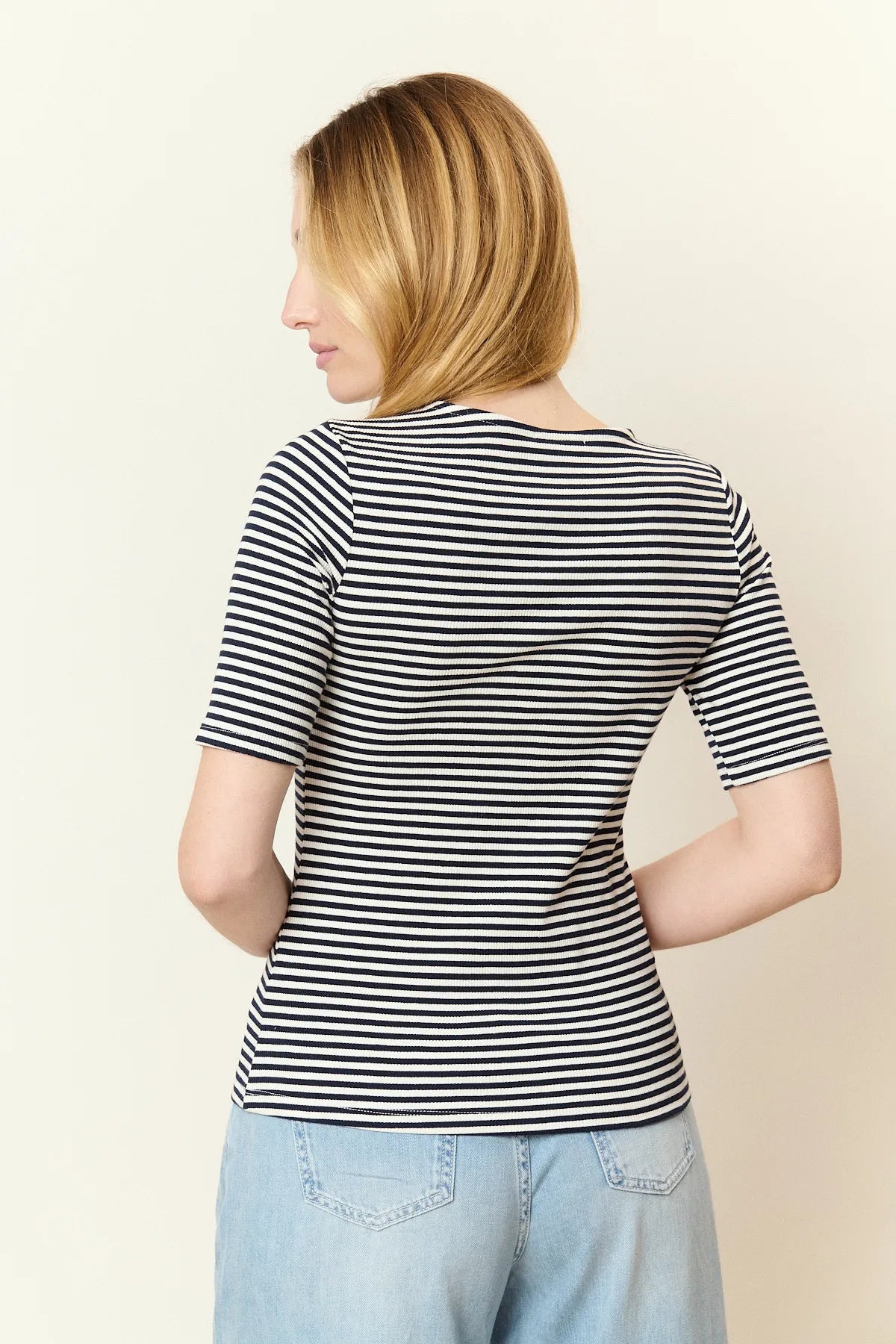 ROMAN T-SHIRT