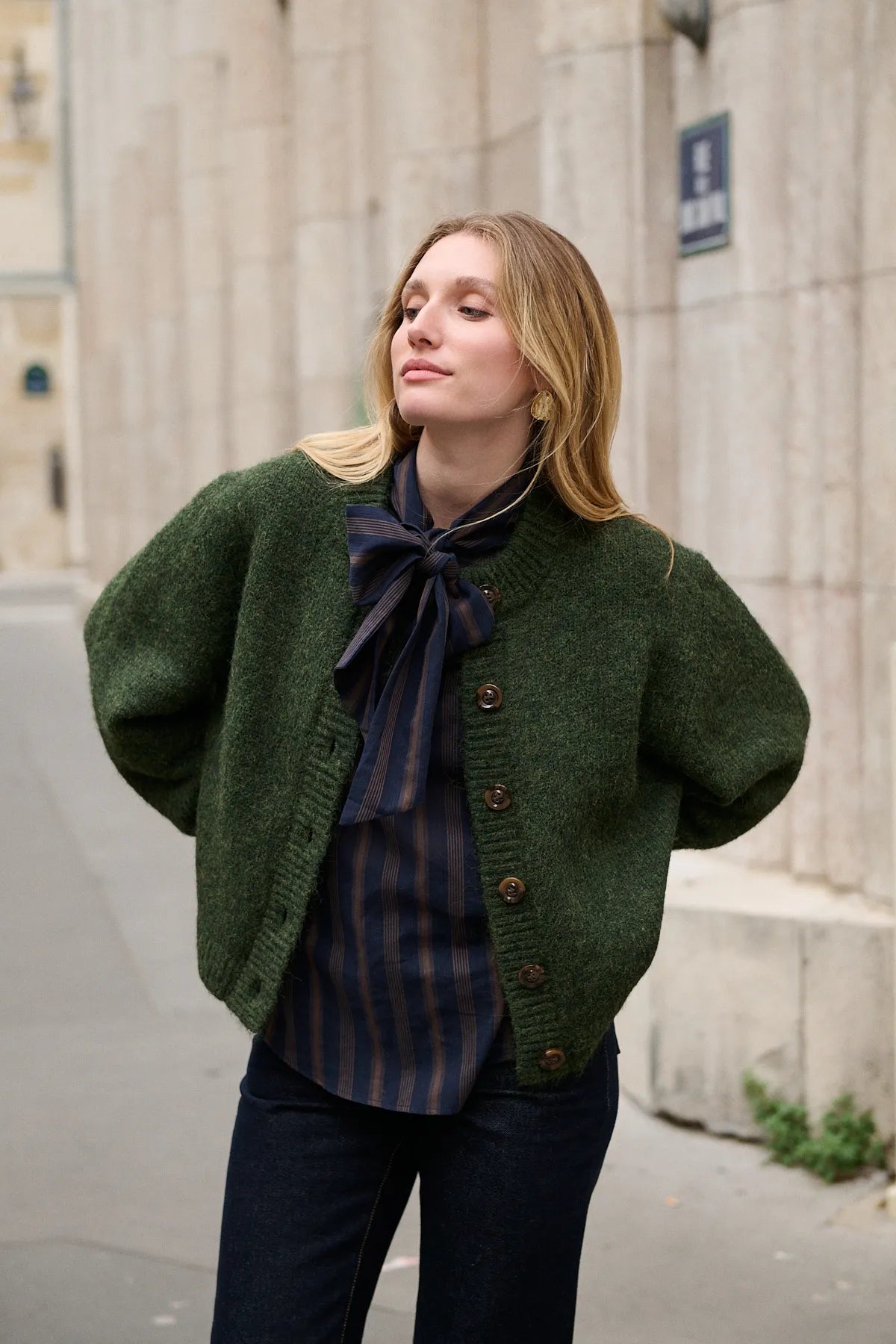 Mannequin en cardigan Gabin olive, boutons imitation corne