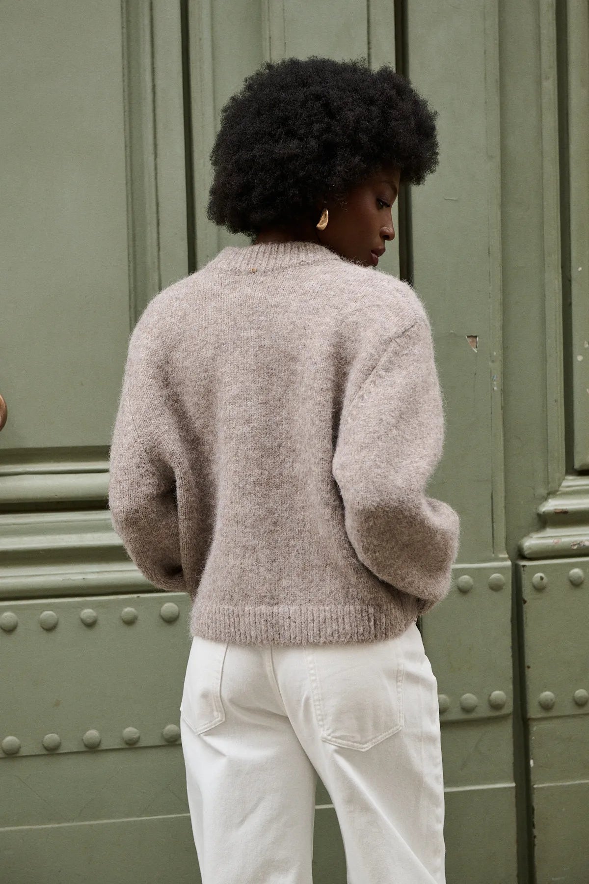 Dos du cardigan Gabin taupe foncé, coupe en laine mélangée