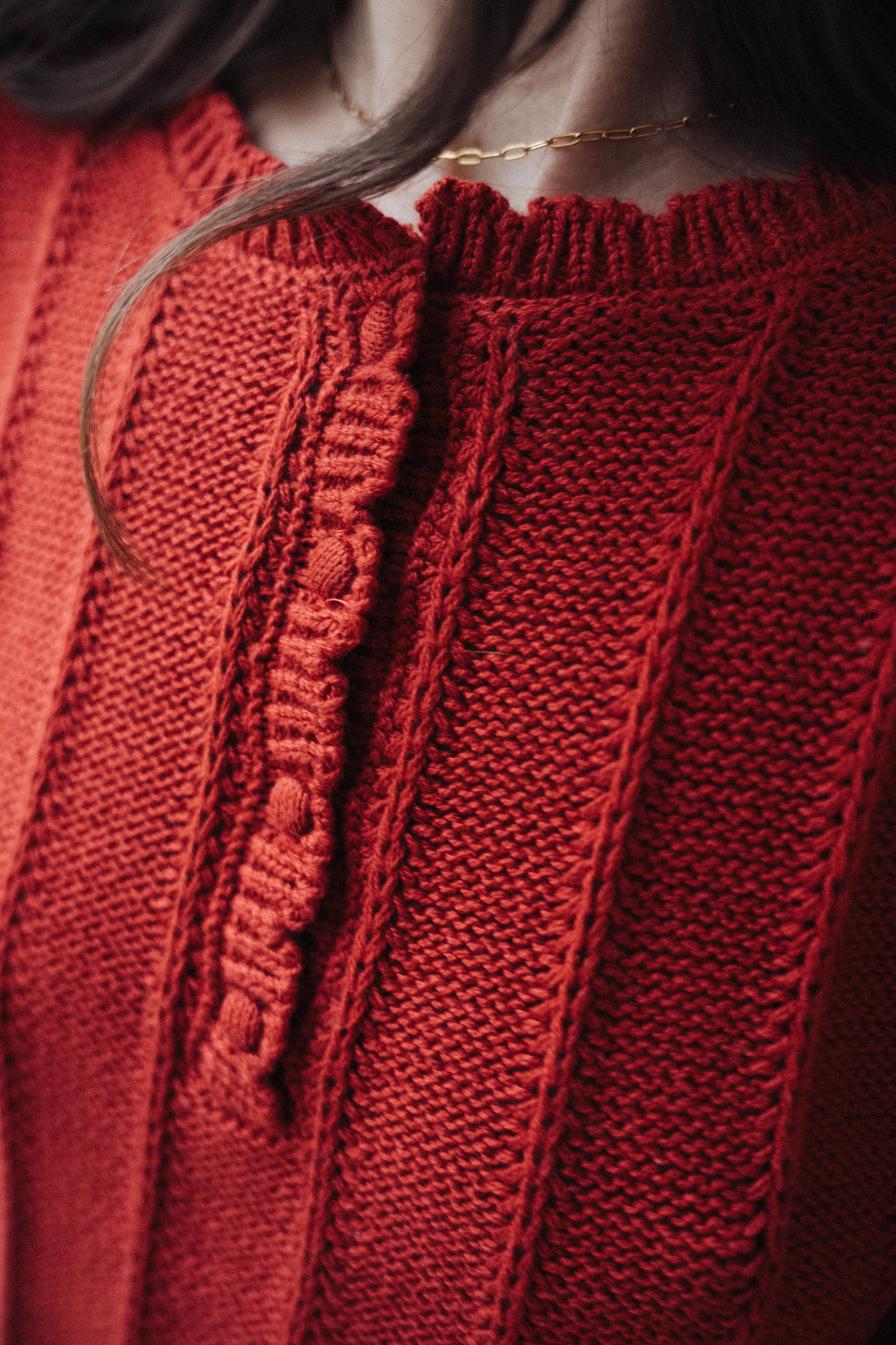 RAYA SWEATER