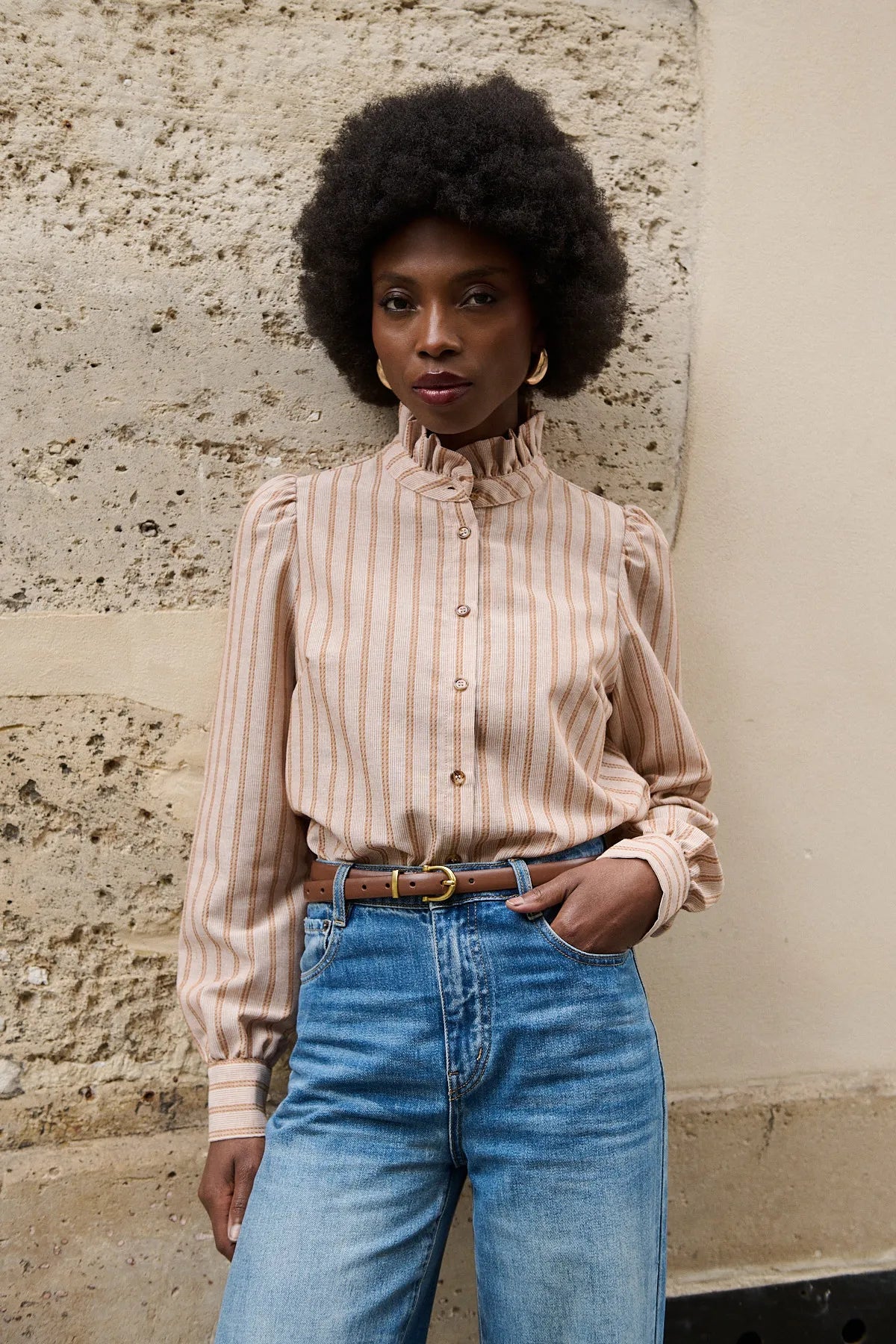 Mannequin en chemise Gauthier rayures terre d'ombre, boutons imitation corne et poignets fermés