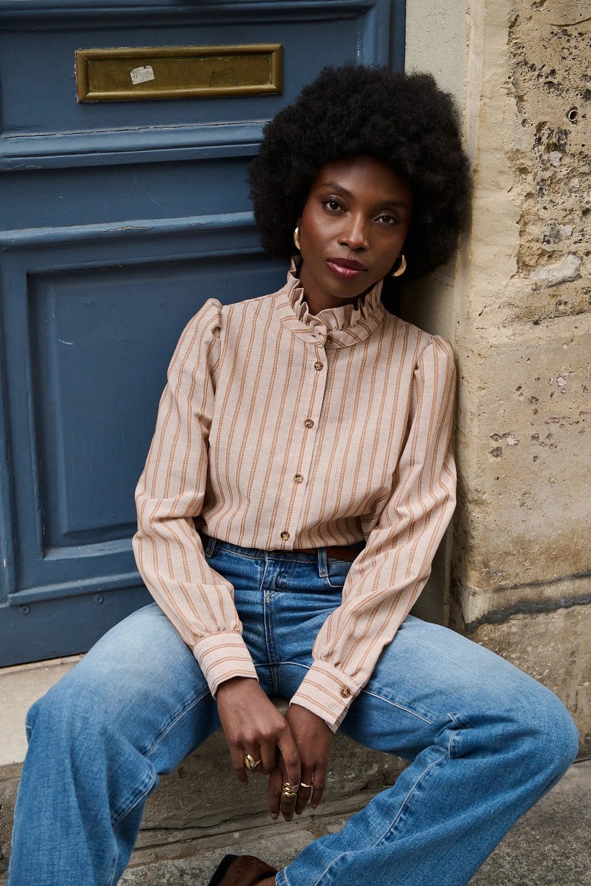 Chemise Gauthier rayures terre d'ombre portée de face, coupe droite en coton mélangé
