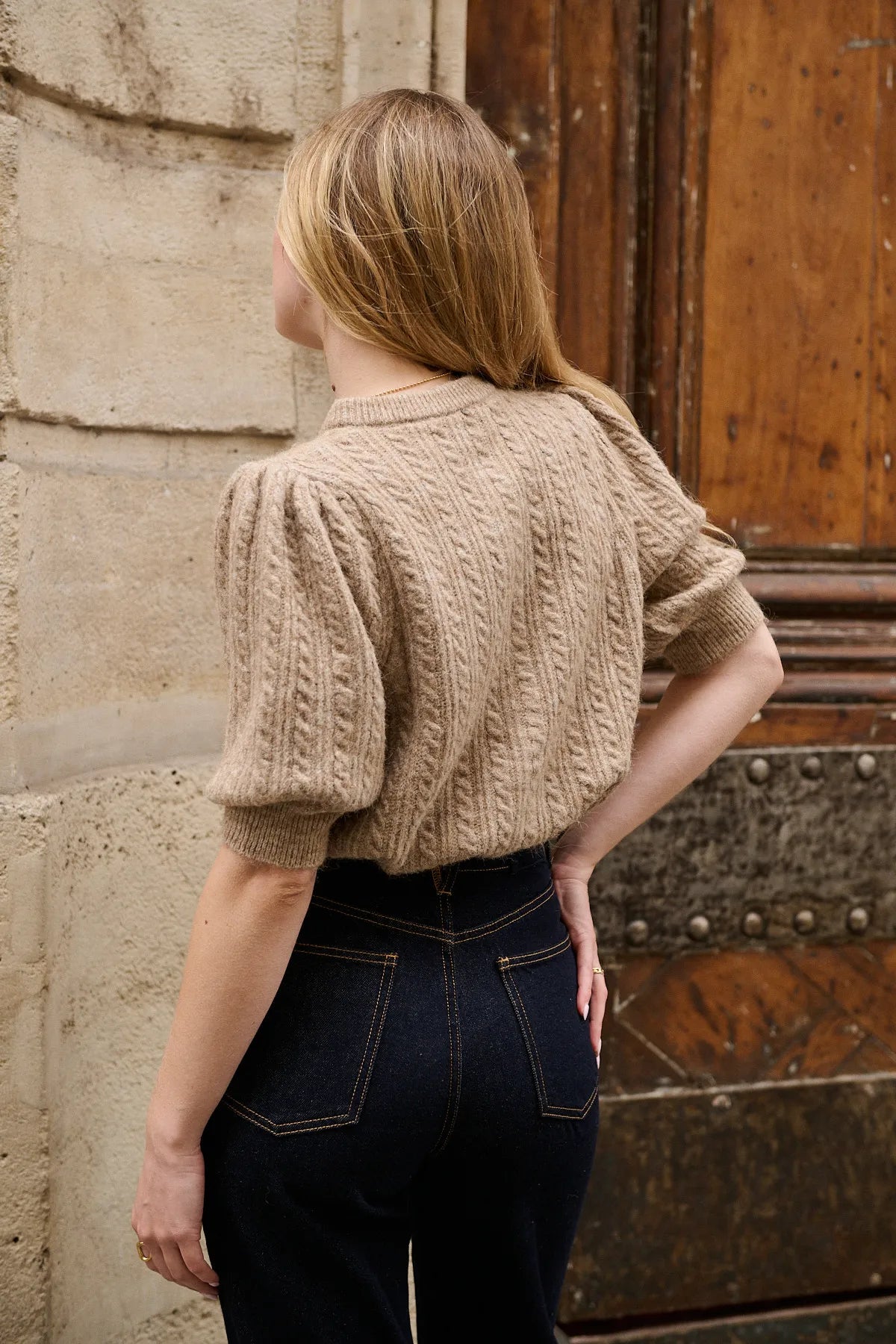 Dos du jean Le Rétro brut, taille haute et passants de ceinture