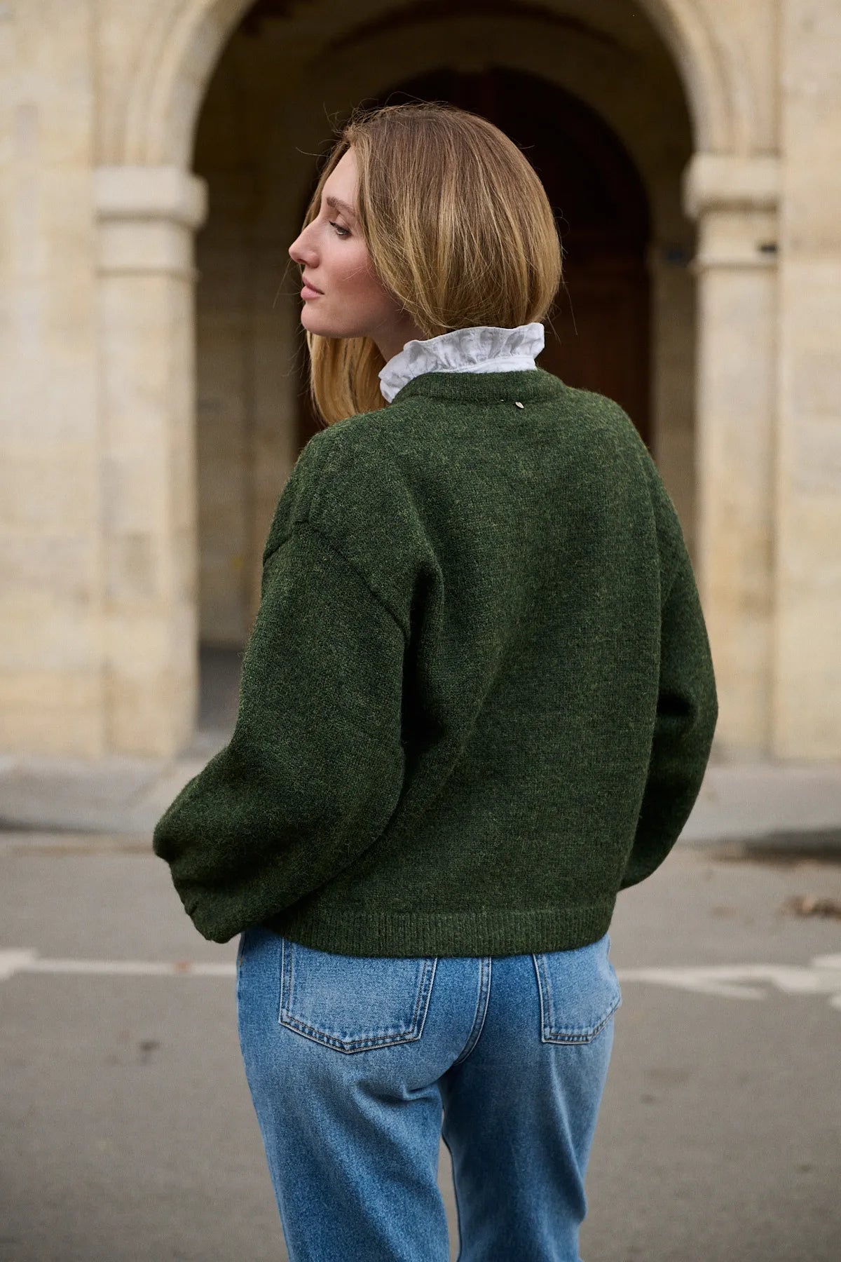 Dos du cardigan Alma olive, coupe ample